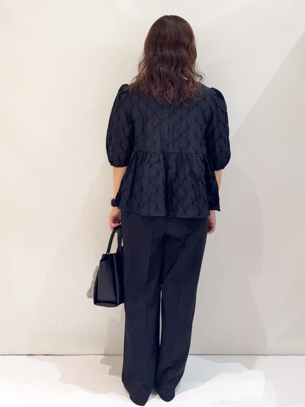 nakkoさんの「OPAQUE.CLIP｜ふくれジャカードペプラムブラウス【洗濯機洗い可】」を使ったコーディネート