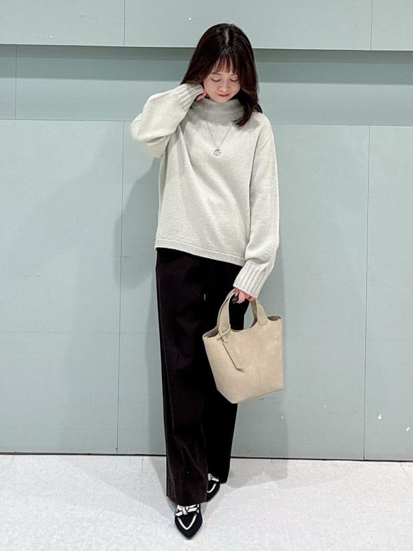 makiさんの「UNTITLED｜【洗える】スポンディッシュ ボトルネックニット」を使ったコーディネート