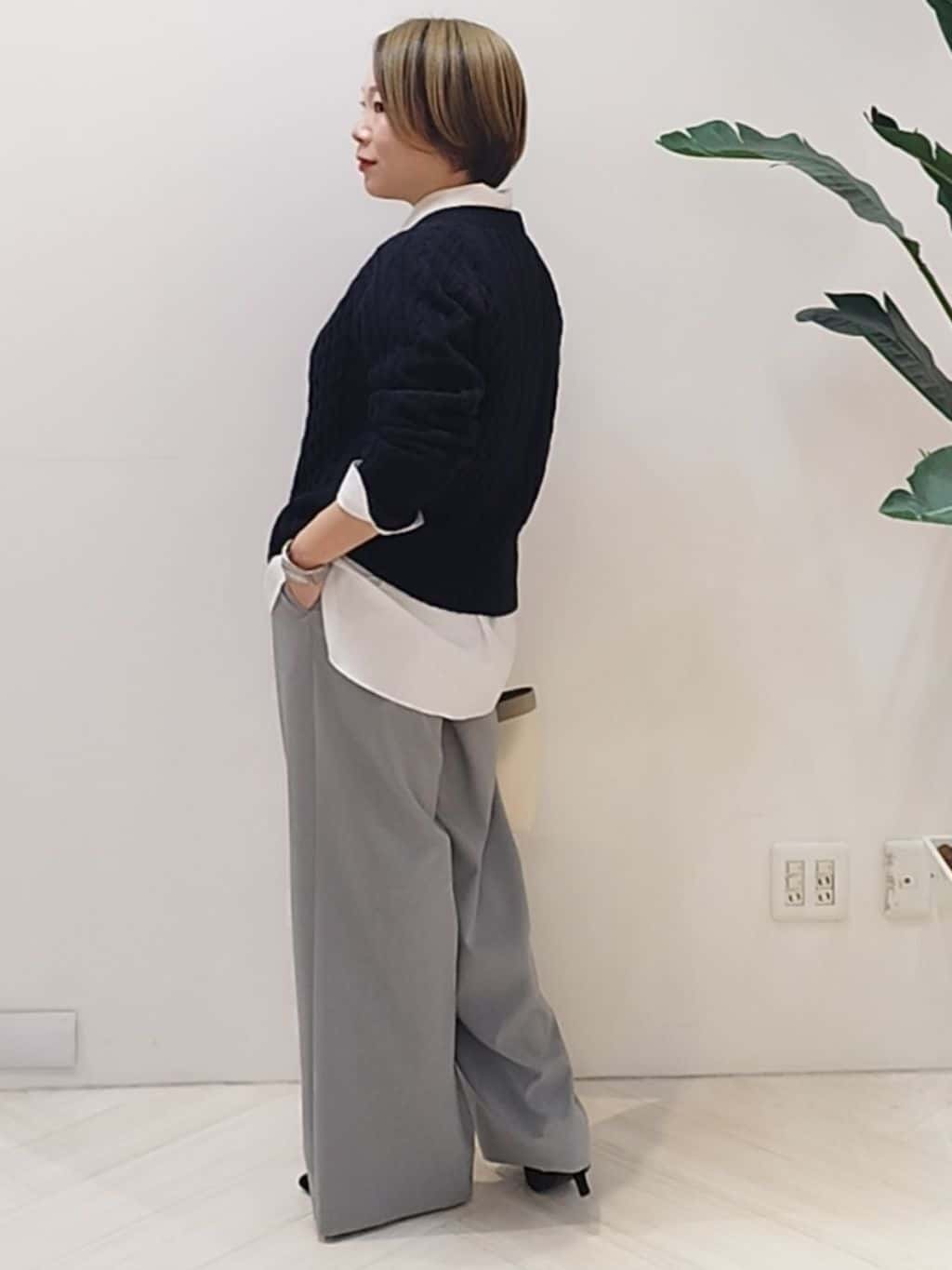 s u g iさんの「UNTITLED｜【重ね着レイヤード/スーツブラウス】ファインブロードベーシックシャツ」を使ったコーディネート