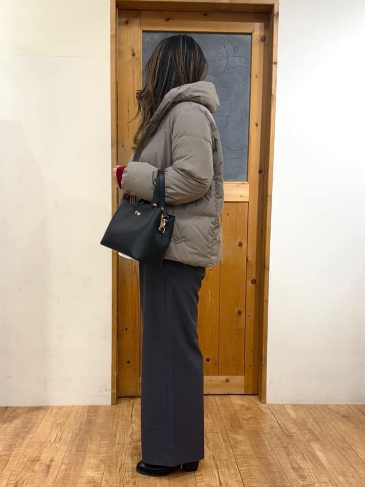 Ayana.さんの「SHOO･LA･RUE｜【撥水/洗える】ショートフーディーダウン」を使ったコーディネート