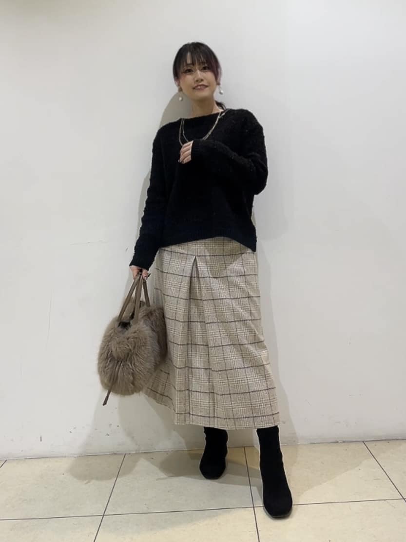 watanabeさんの「UNTITLED｜【ツイード調/コンパクト丈】ブークレーボートネックニット」を使ったコーディネート