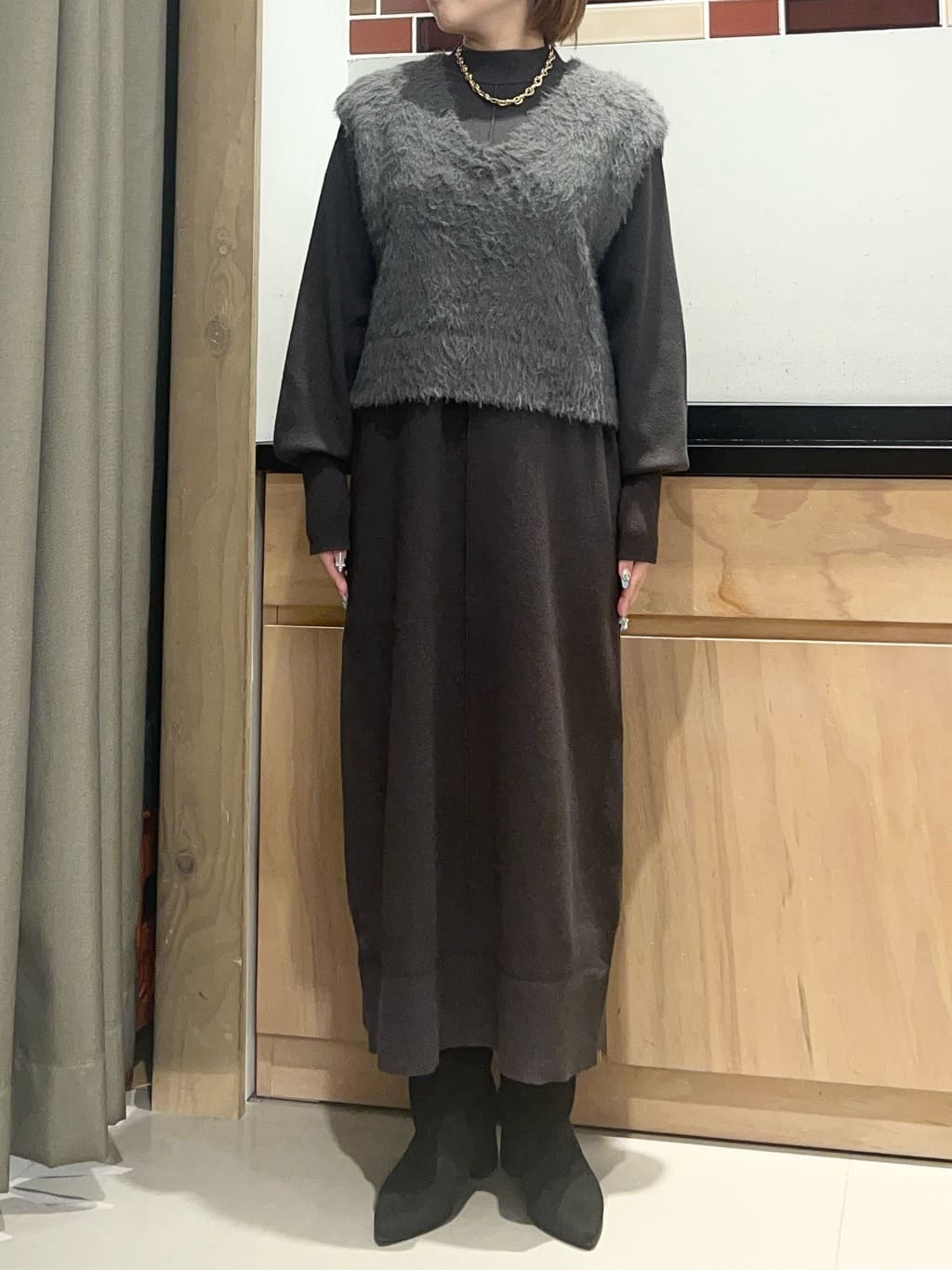かのさんの「THE SHOP TK｜優秀ふわふわベスト＆ニットワンピース【毛玉になりにくい/静電気防止/洗える】」を使ったコーディネート