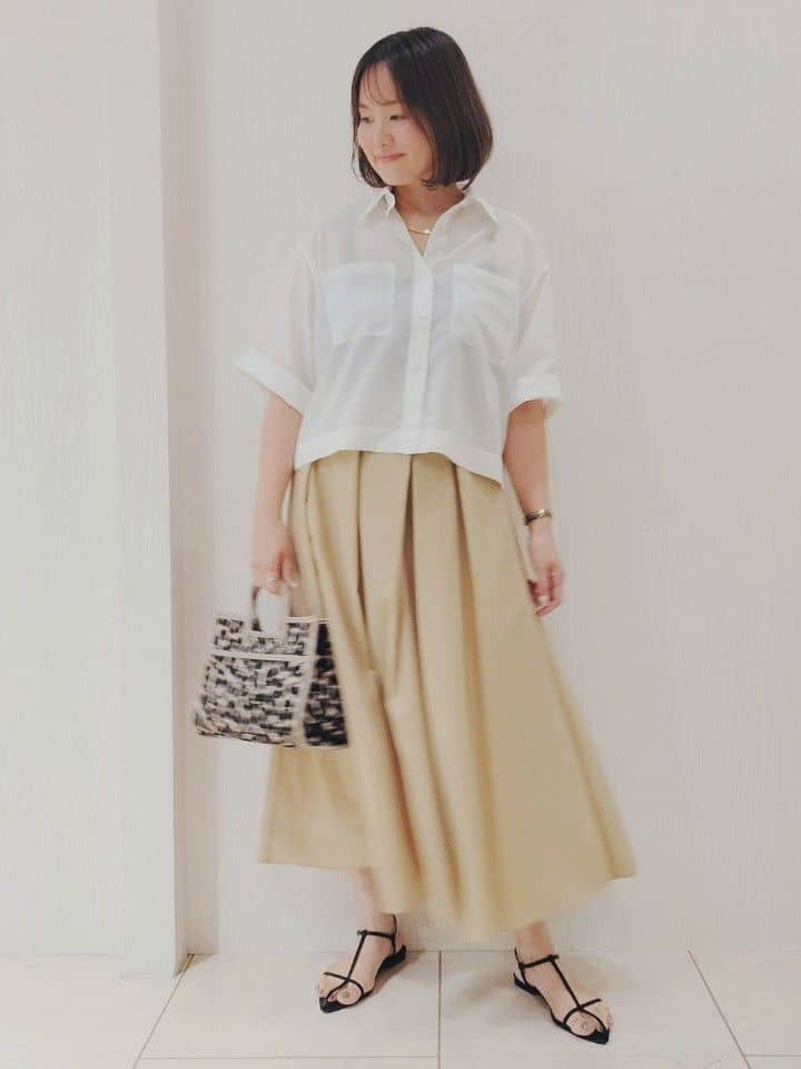 naokoさんの「UNTITLED｜【前開き/洗える】ショート丈シアーシャツ」を使ったコーディネート
