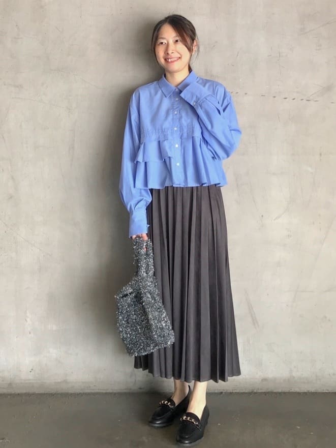 まふさんの「OPAQUE.CLIP｜フェイクスウェードプリーツスカート【静電気防止加工／洗濯機OK】」を使ったコーディネート