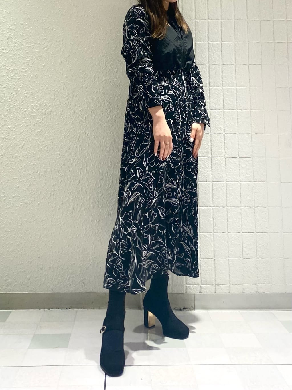 Akiさんの「ESPERANZA｜メッキプレートヒールストラップパンプス」を使ったコーディネート