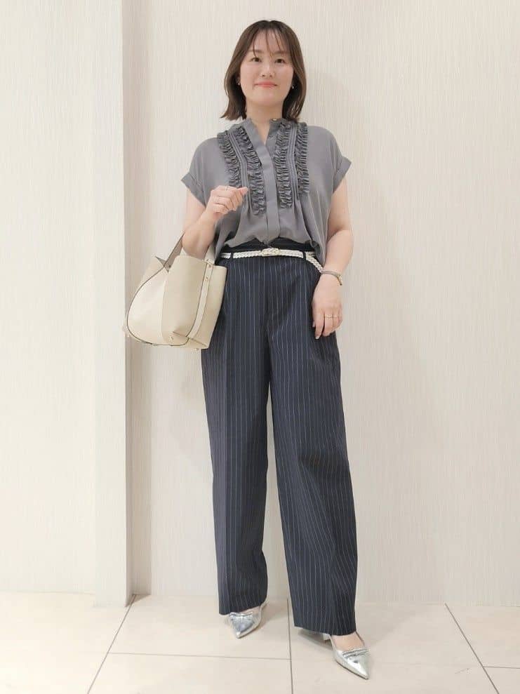 naokoさんの「UNTITLED｜◆【セットアップ可能／オンオフ】ラミー混 タックワイドパンツ」を使ったコーディネート