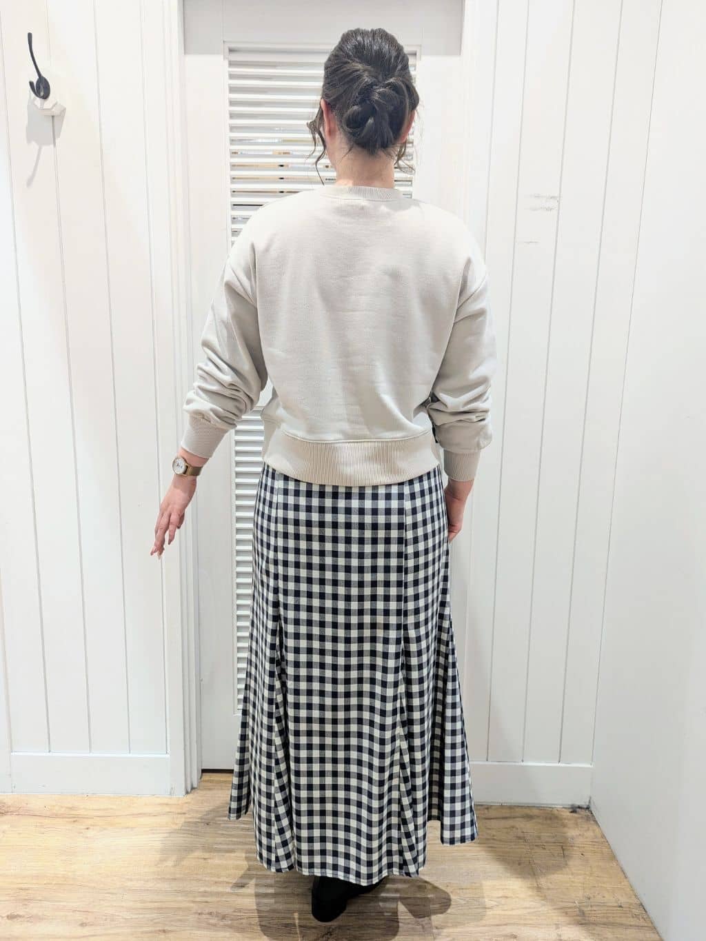 ayakaさんの「Dessin｜◆【洗える】スタッズDマーク付きクロップド丈スウェット」を使ったコーディネート