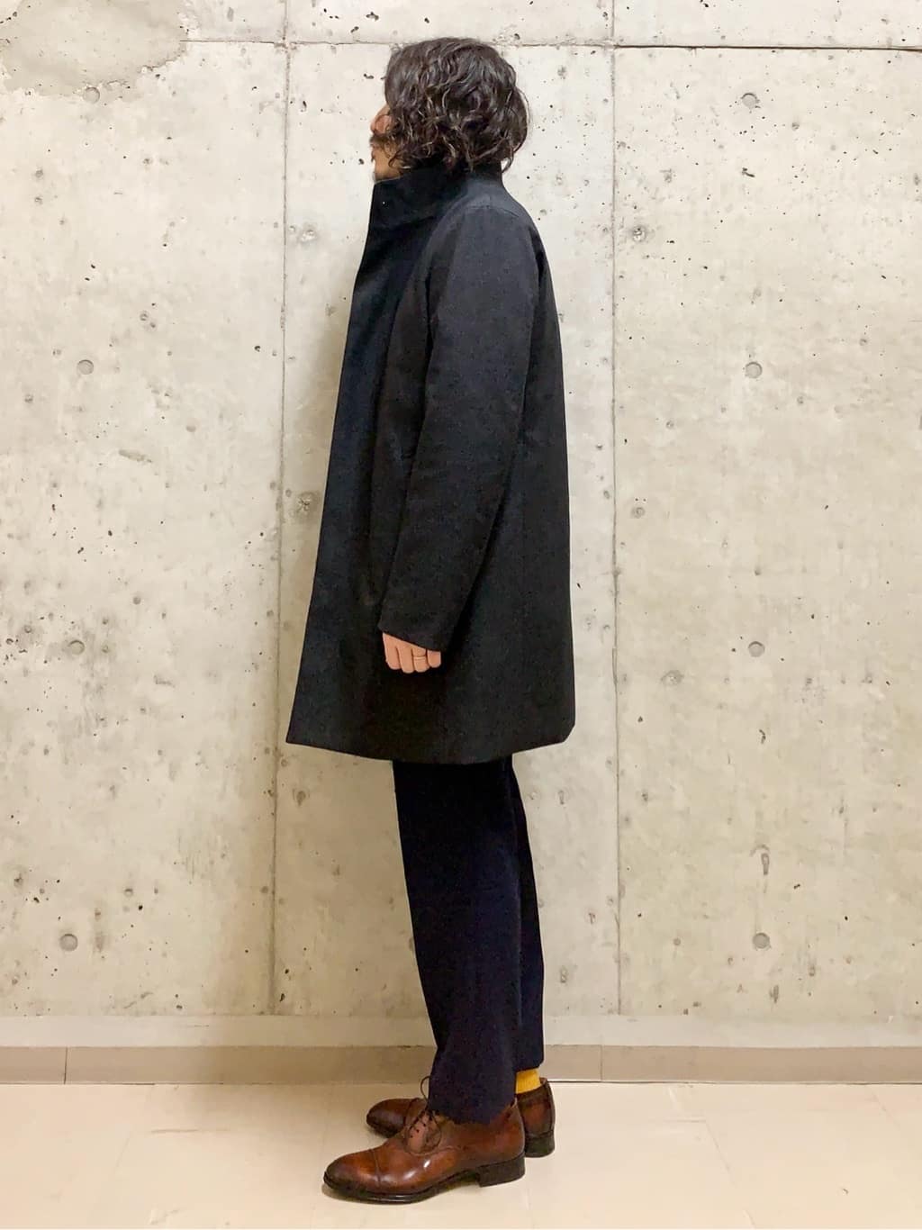 木村剛さんの「TAKEO KIKUCHI｜シャイニー ウインドウペン パンツ」を使ったコーディネート