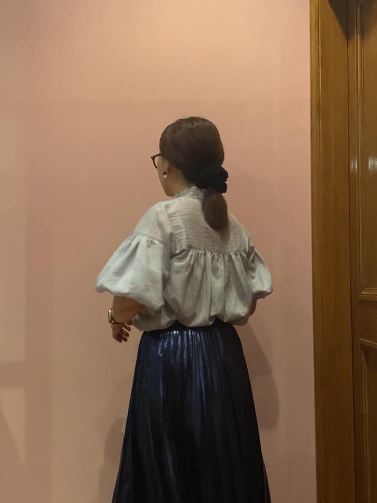 isoishiさんの「DRESSTERIOR｜◆【洗える/ストレッチ性/オンオフ】箔プリントプリーツスカート」を使ったコーディネート