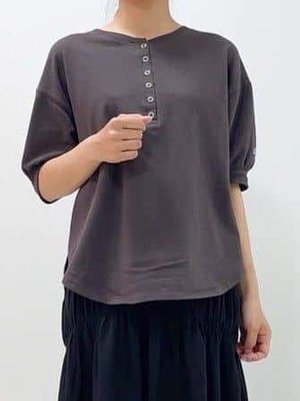 yasuokaさんの「Dessin｜【360度可愛い/前後2WAY/洗える】ライトコットンヘンリーカットソー」を使ったコーディネート