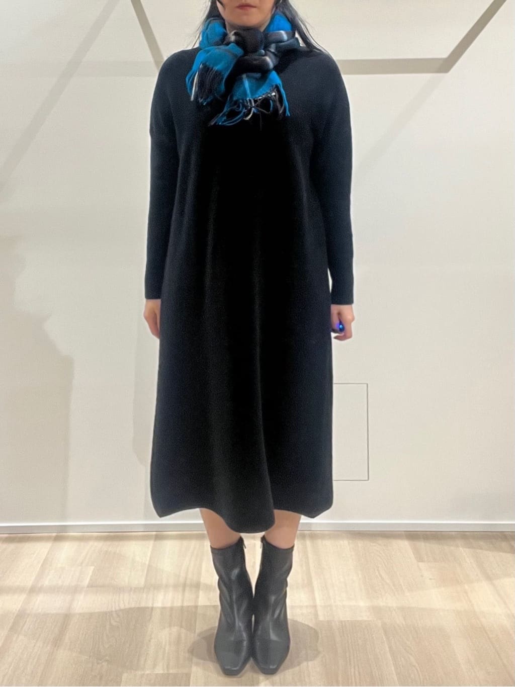 TOMOMIさんの「UNTITLED｜【ロング丈/ゆったりシルエット】テントライン ニットワンピース」を使ったコーディネート