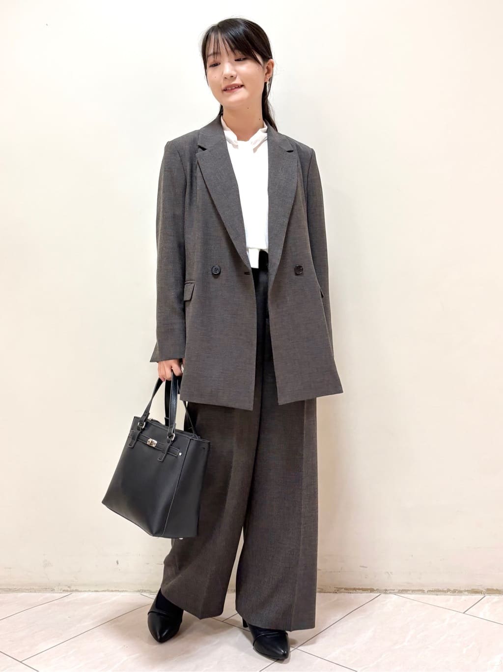 mikiさんの「Reflect｜【きちんと見え／通勤／セレモニーにおすすめ◎】ドット柄ボウタイブラウス」を使ったコーディネート