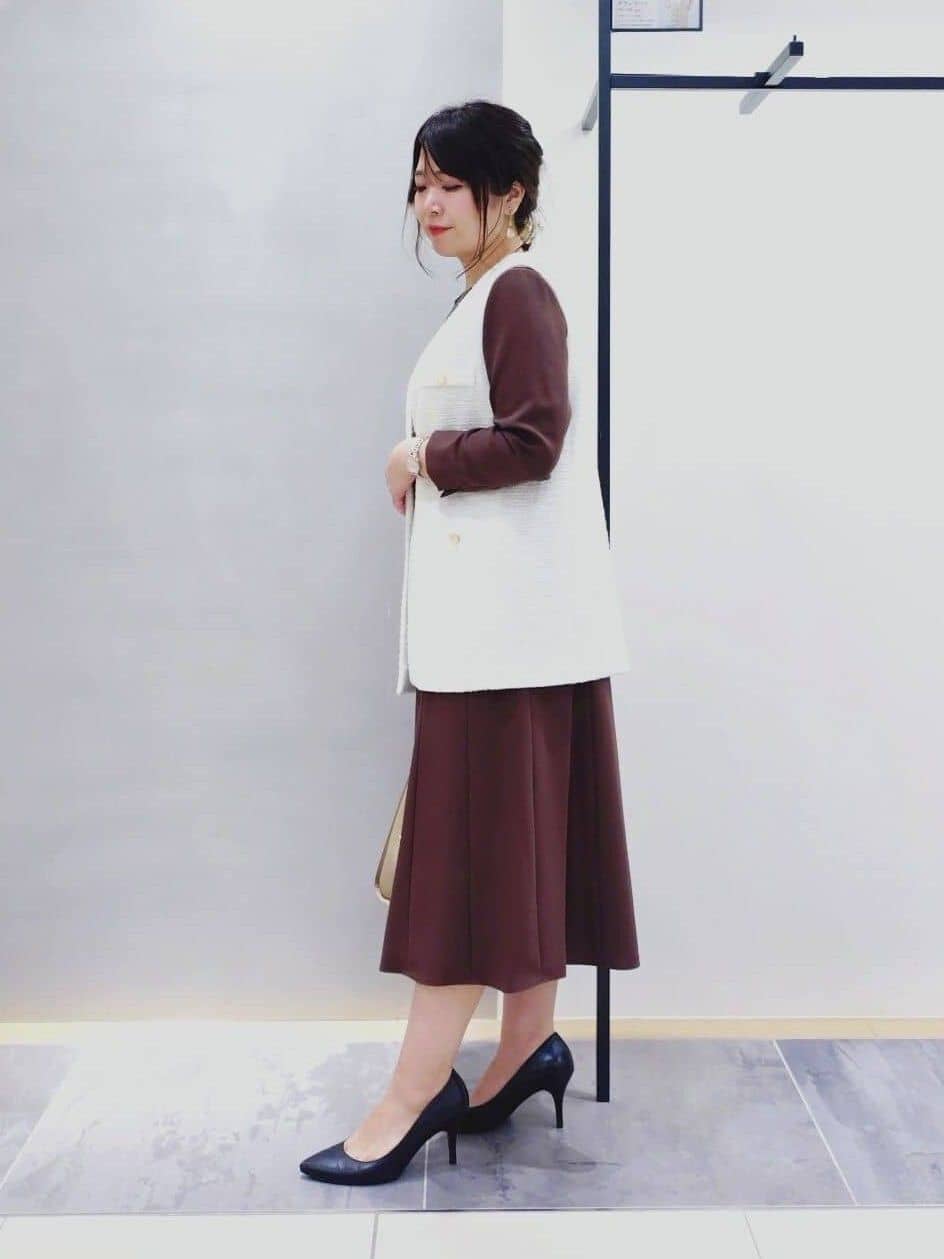 TOMOMIさんの「INDIVI｜【2点セット／洗える】ツイードジレ＆ボウタイブラウス」を使ったコーディネート