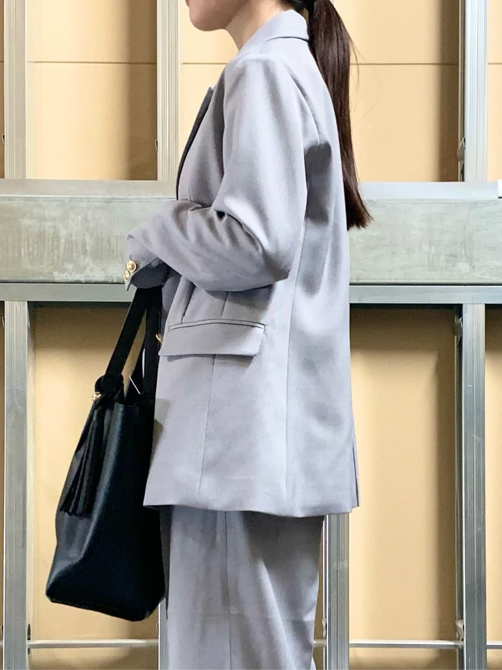 sahoさんの「THE SHOP TK｜【通勤にもデイリーにも】CAVIAN ベーシックワイドパンツ/セットアップ可」を使ったコーディネート