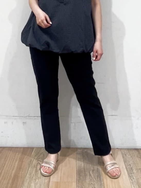 山さんさんの「grove｜【冷感】サマーハイパーストレッチテーパードパンツ」を使ったコーディネート
