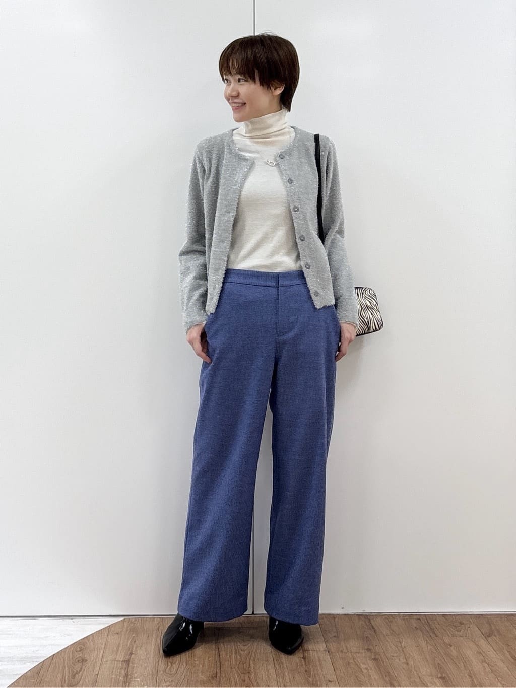kanaeさんの「INDIVI｜【洗える】ラメニットカーディガン」を使ったコーディネート