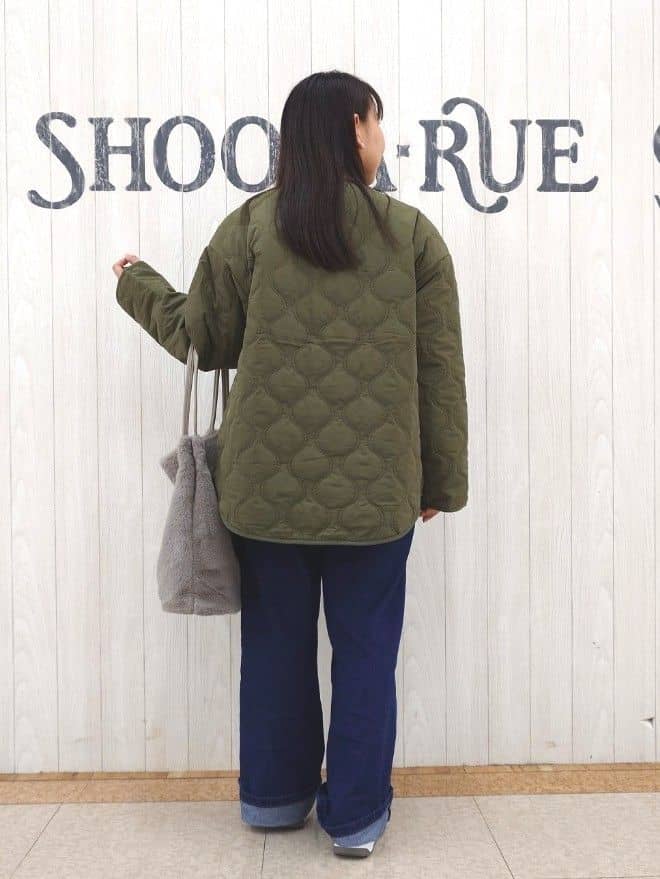 とろろさんの「SHOO･LA･RUE｜【高レビュー/S-LL】脚のラインを拾いにくい デニムワイドパンツ」を使ったコーディネート