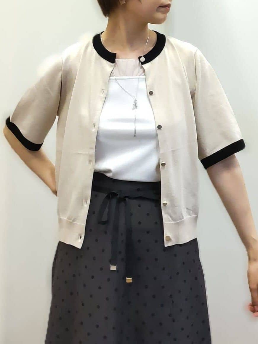 やまちゃんさんの「grove｜ドットで華やぐ　軽やかマーメイドスカート」を使ったコーディネート