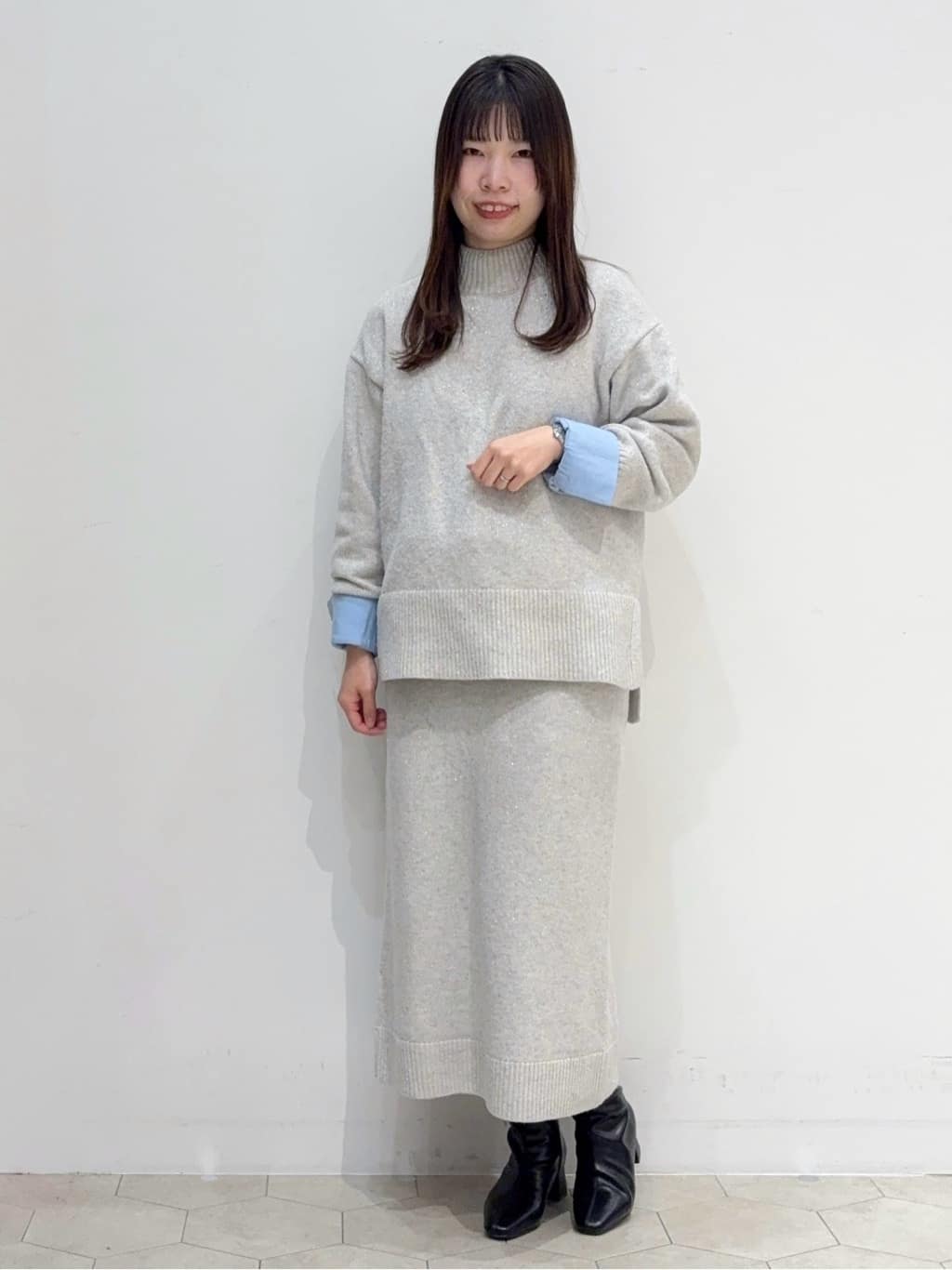 EMIRIさんの「OPAQUE.CLIP｜カシミヤブレンドウールミドルピーコート」を使ったコーディネート