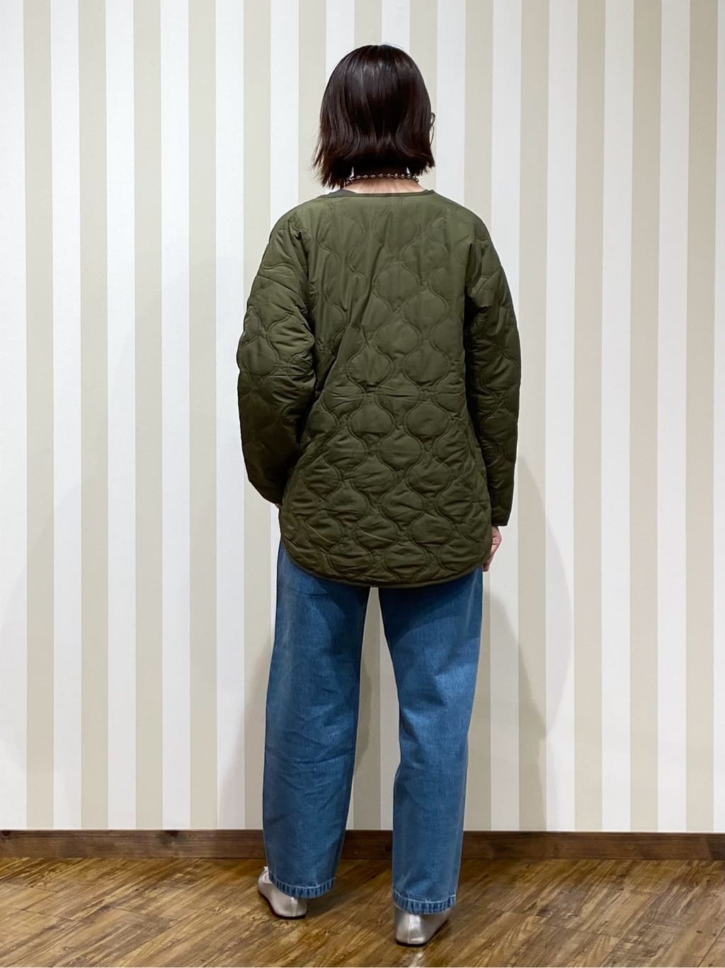 SAOさんの「SHOO･LA･RUE｜【洗濯機可/S-LL】1枚で華やか フリルドッキングトップス」を使ったコーディネート