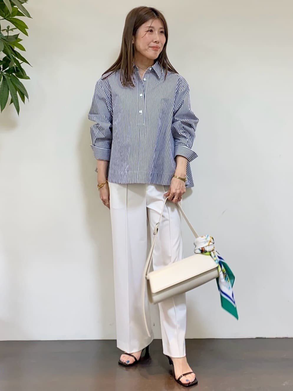 tomoさんの「UNTITLED｜トルソープリントスカーフ」を使ったコーディネート