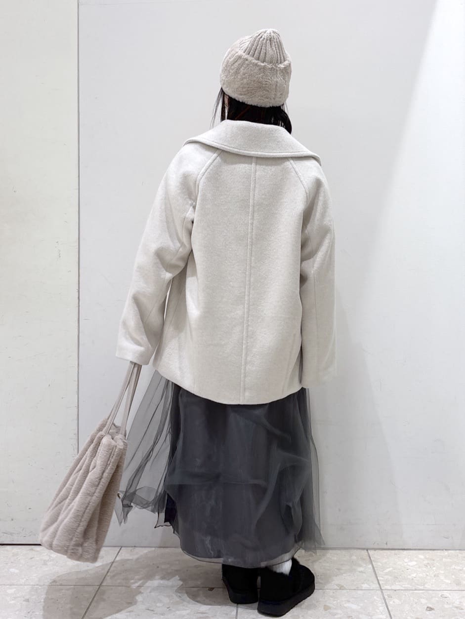 mameさんの「OPAQUE.CLIP｜カシミヤブレンドウールミドルピーコート」を使ったコーディネート