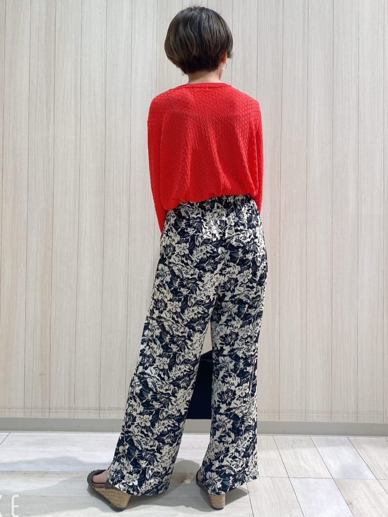 suzuさんの「SHOO･LA･RUE｜【S-LL】透かし編みが大人上品 マルチボタンニットカーディガン」を使ったコーディネート