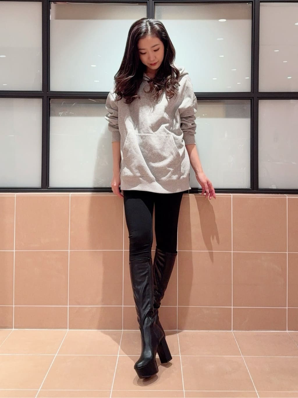 kaoriさんの「ESPERANZA｜【ラク盛り/約12cm】ラク盛り厚底ロングブーツ」を使ったコーディネート