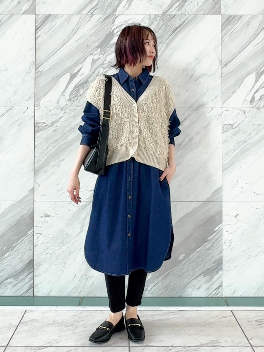 𝐜𝐡𝐢𝐤𝐚さんの「SHOO･LA･RUE｜【S-LL】ロングシーズン活躍 デニムシャツワンピース」を使ったコーディネート