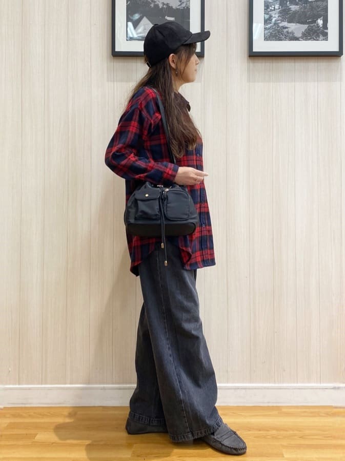 natsuさんの「SHOO･LA･RUE｜【S-LL】柔らかさが癖になる 起毛コットン オーバーサイズシャツ」を使ったコーディネート