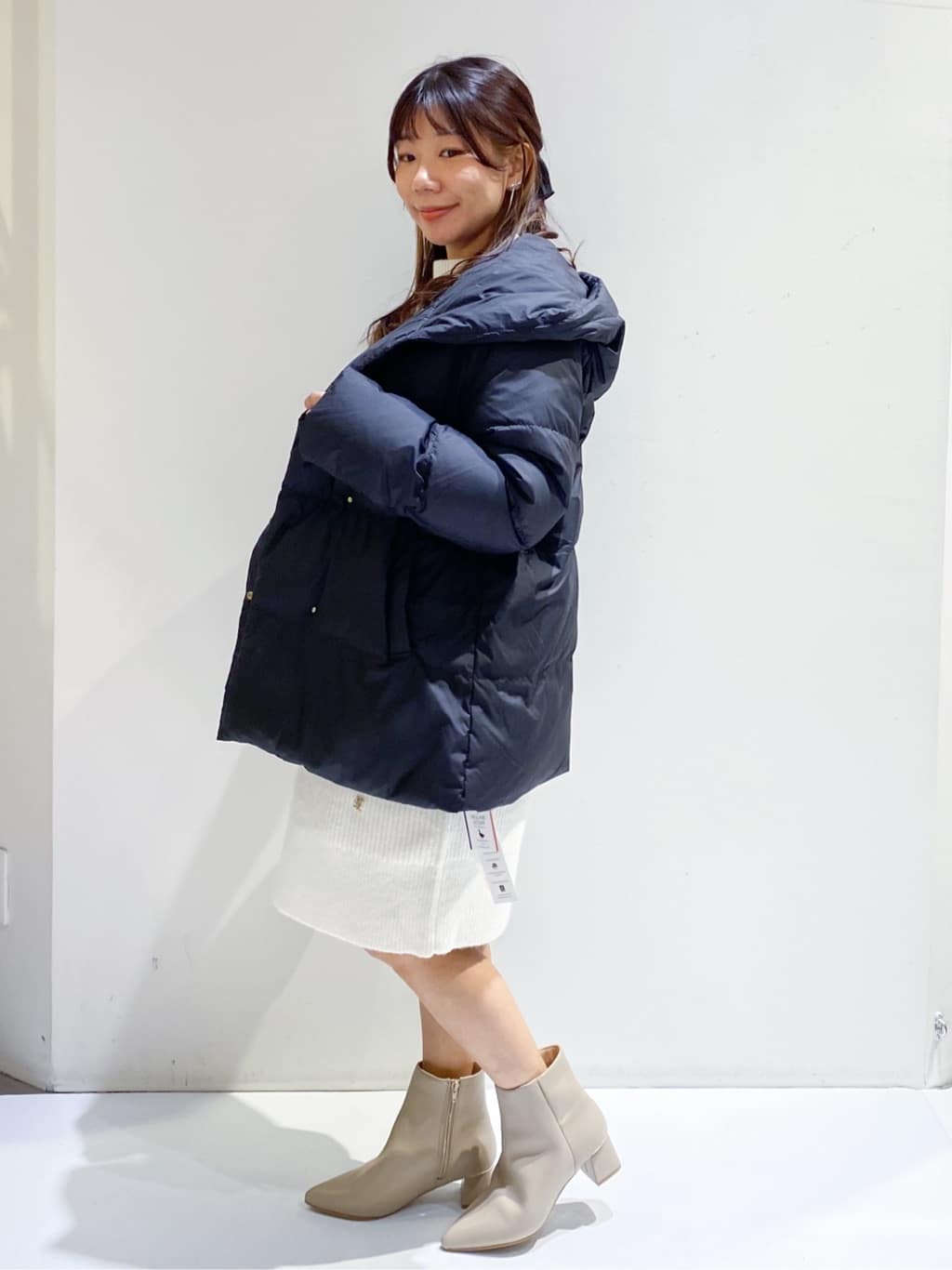 ちぃさんの「OPAQUE.CLIP｜撥水フードミドルダウンコート【防風／抗菌防臭／洗濯機OK】《S～LL》」を使ったコーディネート