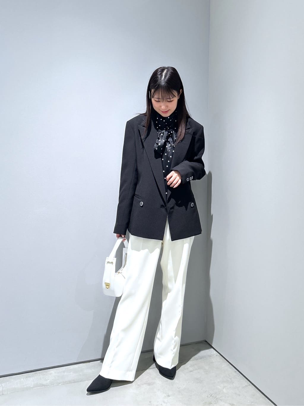 Renoさんの「INDIVI｜【オケージョン/セレモニー】サテンドットボウタイブラウス」を使ったコーディネート