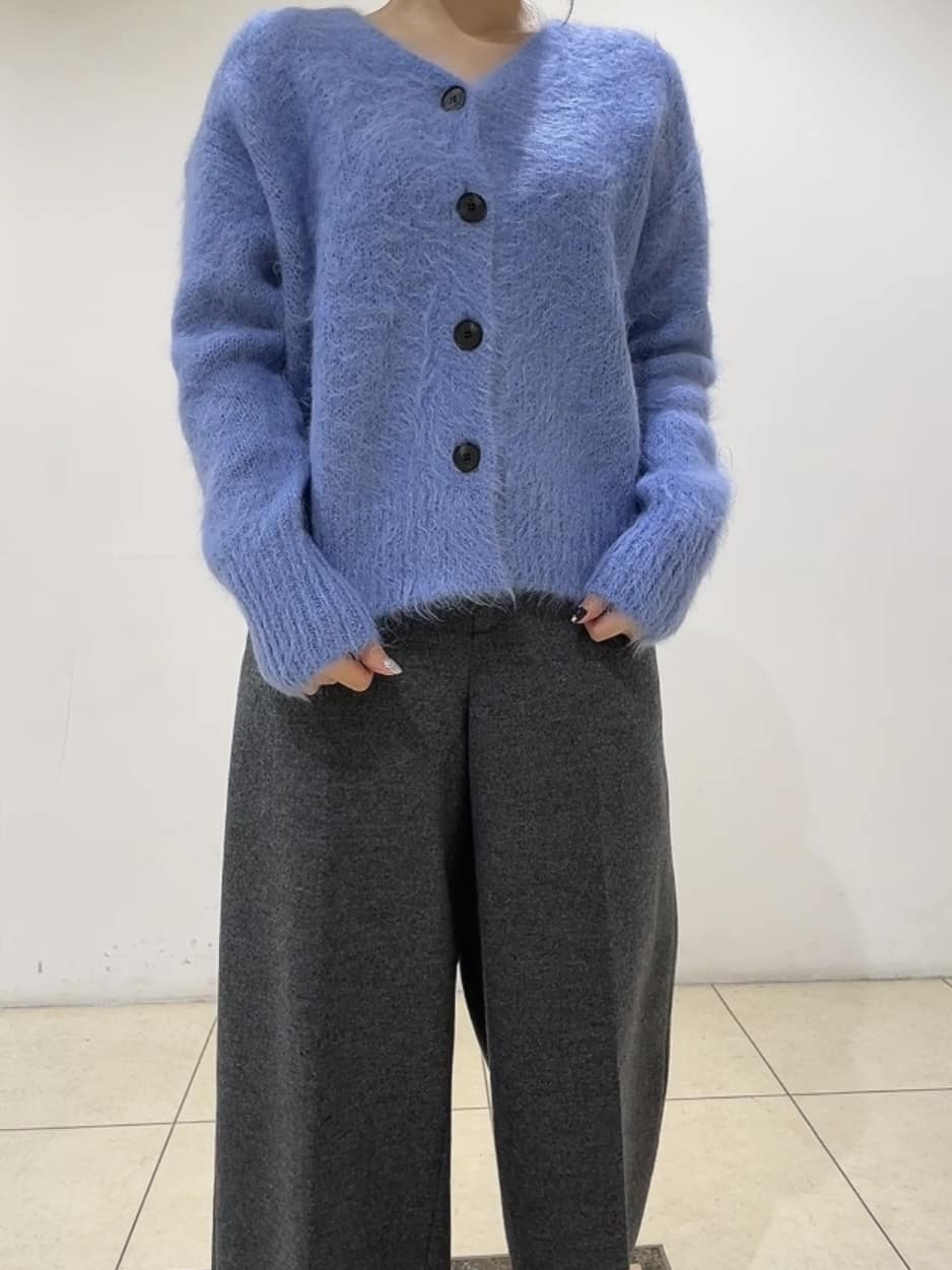 watanabeさんの「UNTITLED｜【ゆったり】アルパカ混シャギー カーディガン」を使ったコーディネート