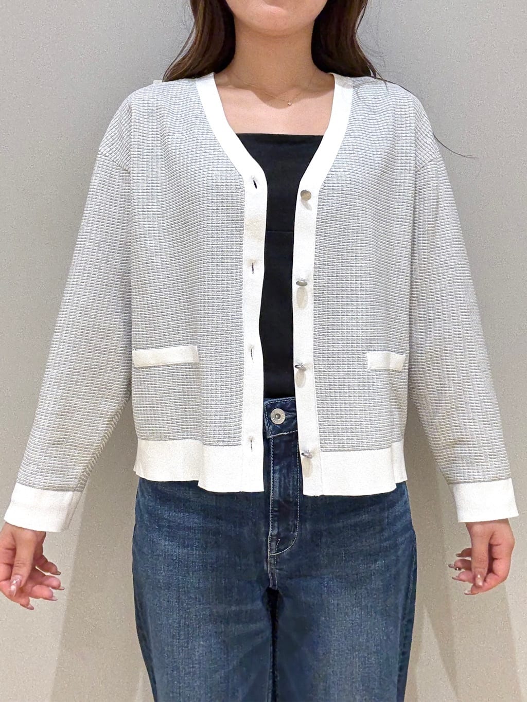 yuriさんの「INDIVI｜【軽く羽織れる/洗える】ジャケット風カーディガン」を使ったコーディネート