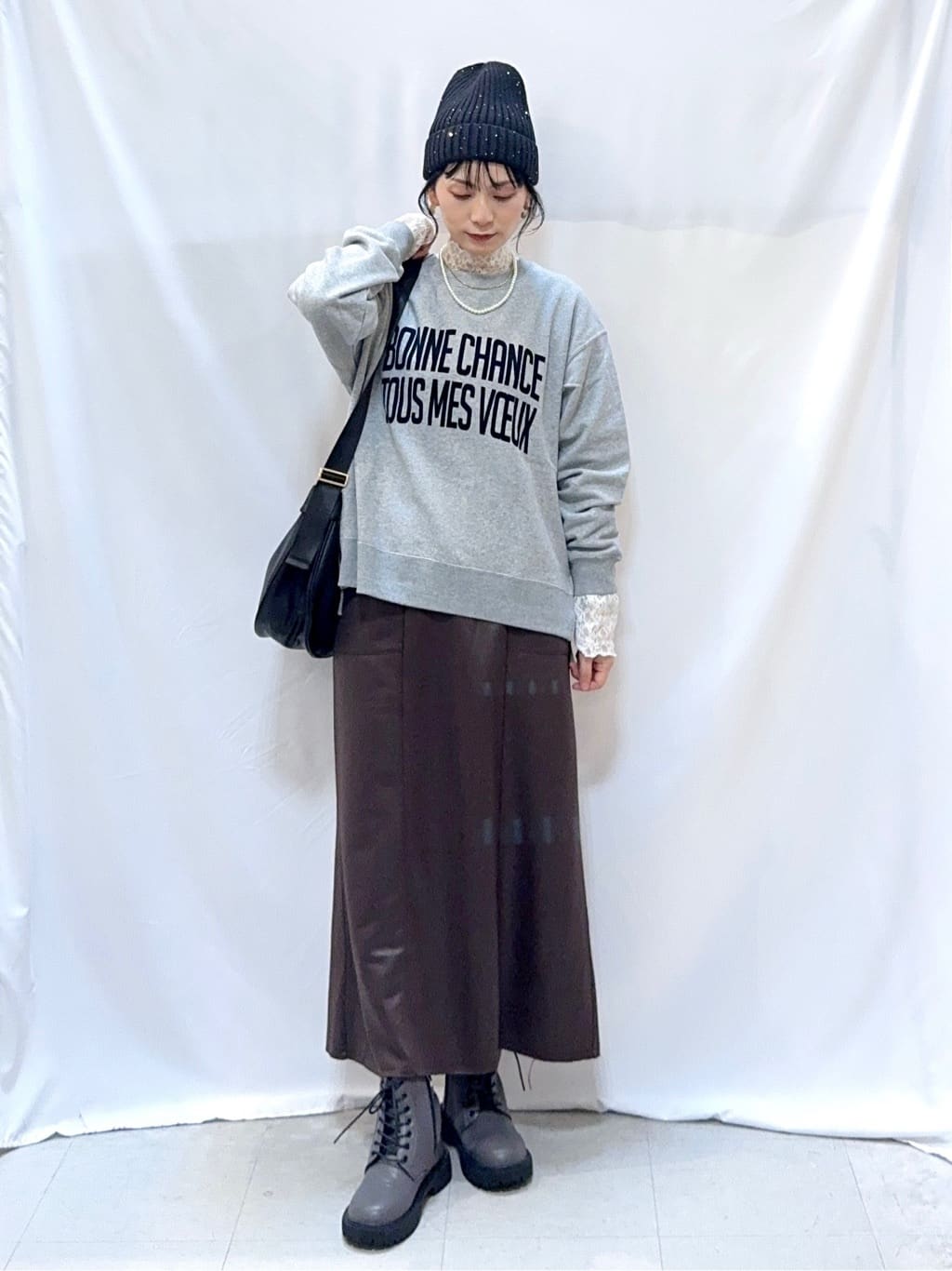 𝐇𝐢𝐫𝐨𝐦𝐢さんの「SHOO･LA･RUE｜グラフィックアソート裏毛スウェット」を使ったコーディネート