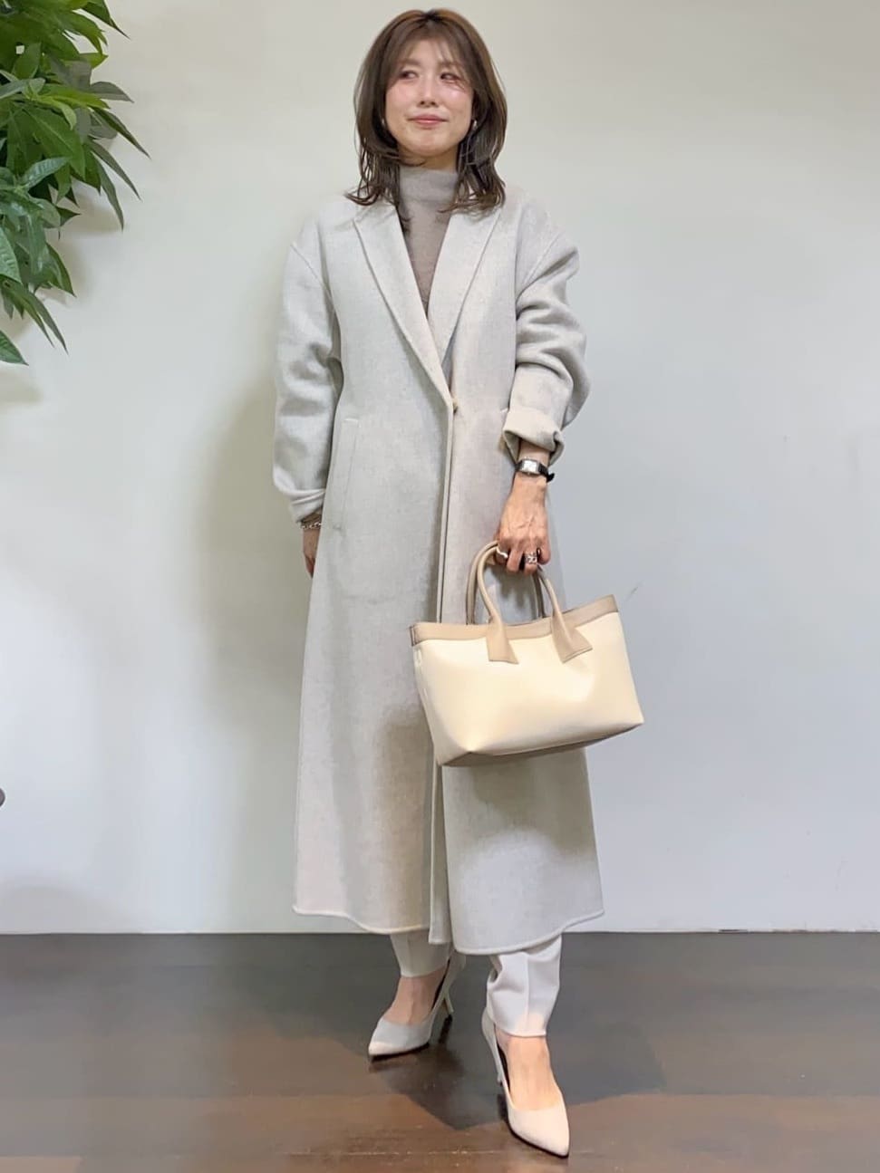 tomoさんの「UNTITLED｜【大人な品格/ふわふわニット】フォックスカシミヤ コクーンニット」を使ったコーディネート