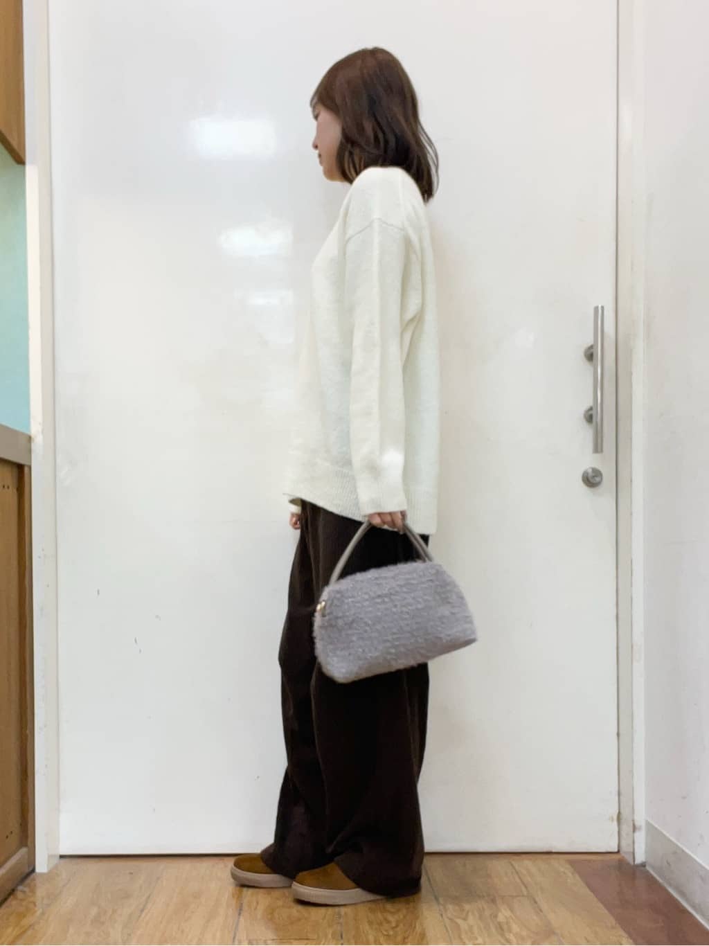 sakiさんの「SHOO･LA･RUE｜【S-LL】大人っぽく穿ける 股上深め コーデュロイカーブパンツ」を使ったコーディネート