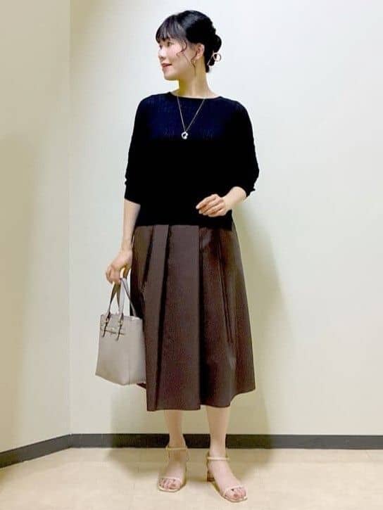  beni_gingerさんの「Reflect｜【マシンウォッシュ可／セットアップ可】シアーボックスタックプリーツスカート」を使ったコーディネート