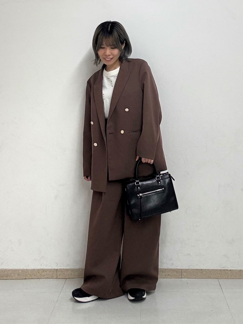 nori さんの「tk.TAKEO KIKUCHI｜ヴィンテージライクスタッズTシャツ」を使ったコーディネート