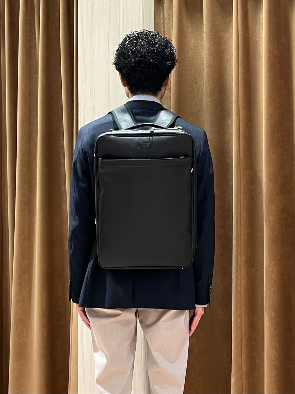 URAさんの「TAKEO KIKUCHI｜【全7サイズ&times;8色展開！】トップマルチヘリンボン パンツ」を使ったコーディネート