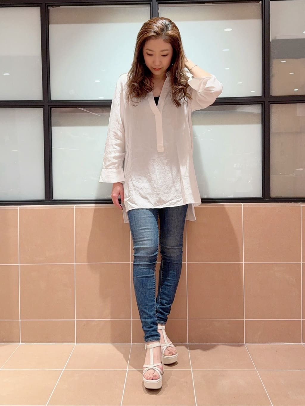 kaoriさんの「ESPERANZA｜Tストラップミニバックルサンダル」を使ったコーディネート