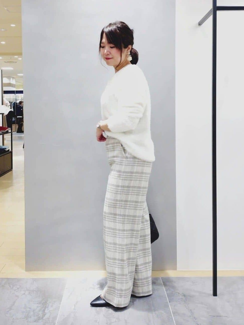 TOMOMIさんの「INDIVI｜【褒められパンツ／ウール混】ウォームウール ワイドパンツ」を使ったコーディネート
