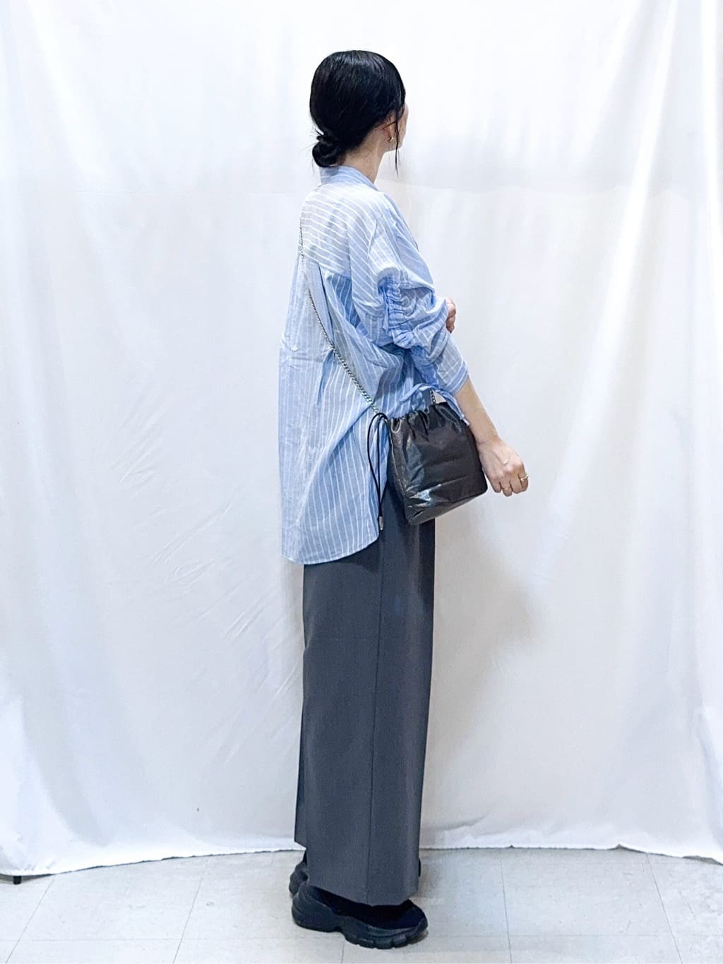 𝐇𝐢𝐫𝐨𝐦𝐢さんの「SHOO･LA･RUE｜【洗濯機可/S-LL】すっきり上品きれい見え タックワイドパンツ」を使ったコーディネート