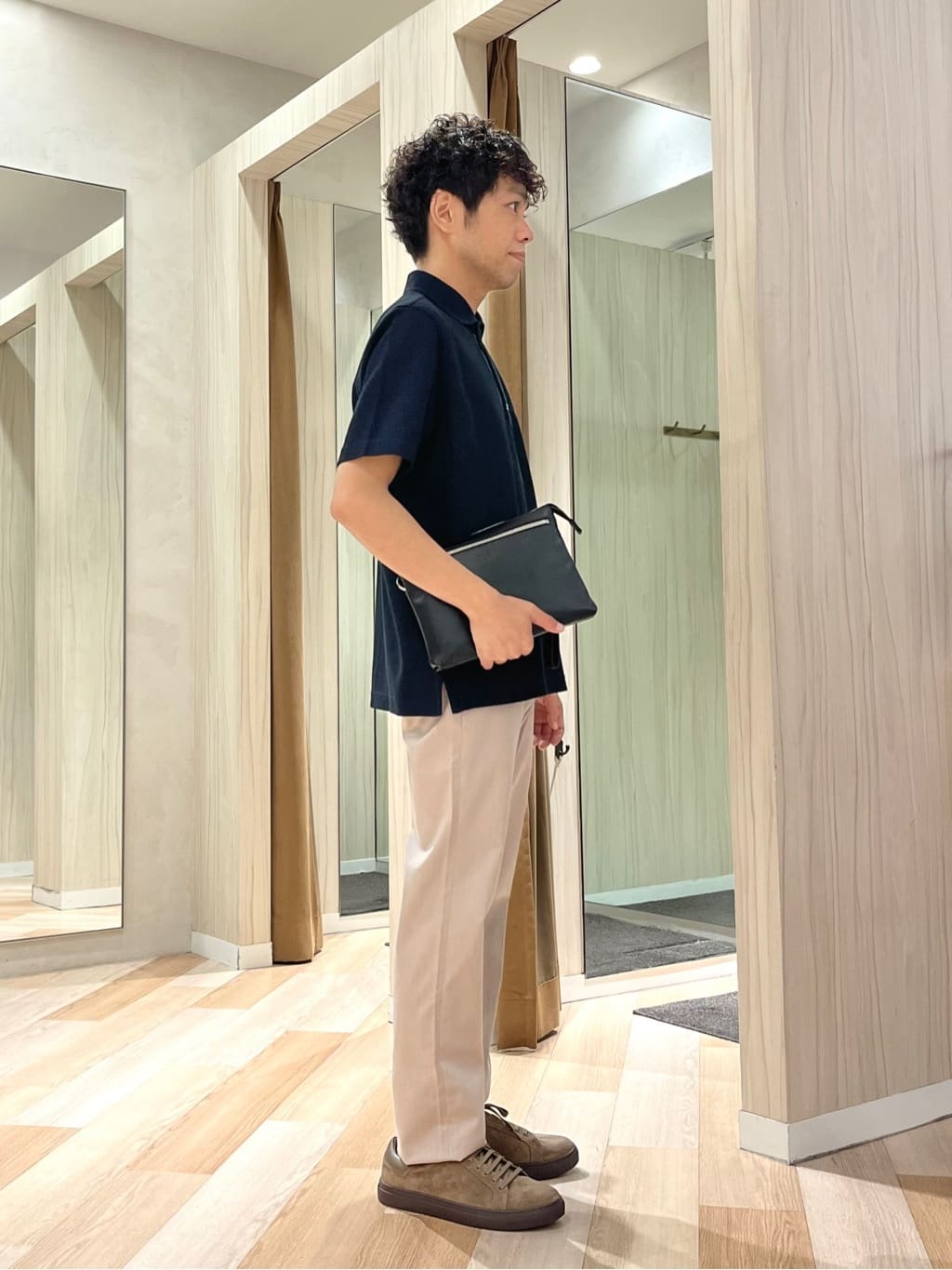 URAさんの「TAKEO KIKUCHI｜【全7サイズ&times;8色展開！】トップマルチヘリンボン パンツ」を使ったコーディネート