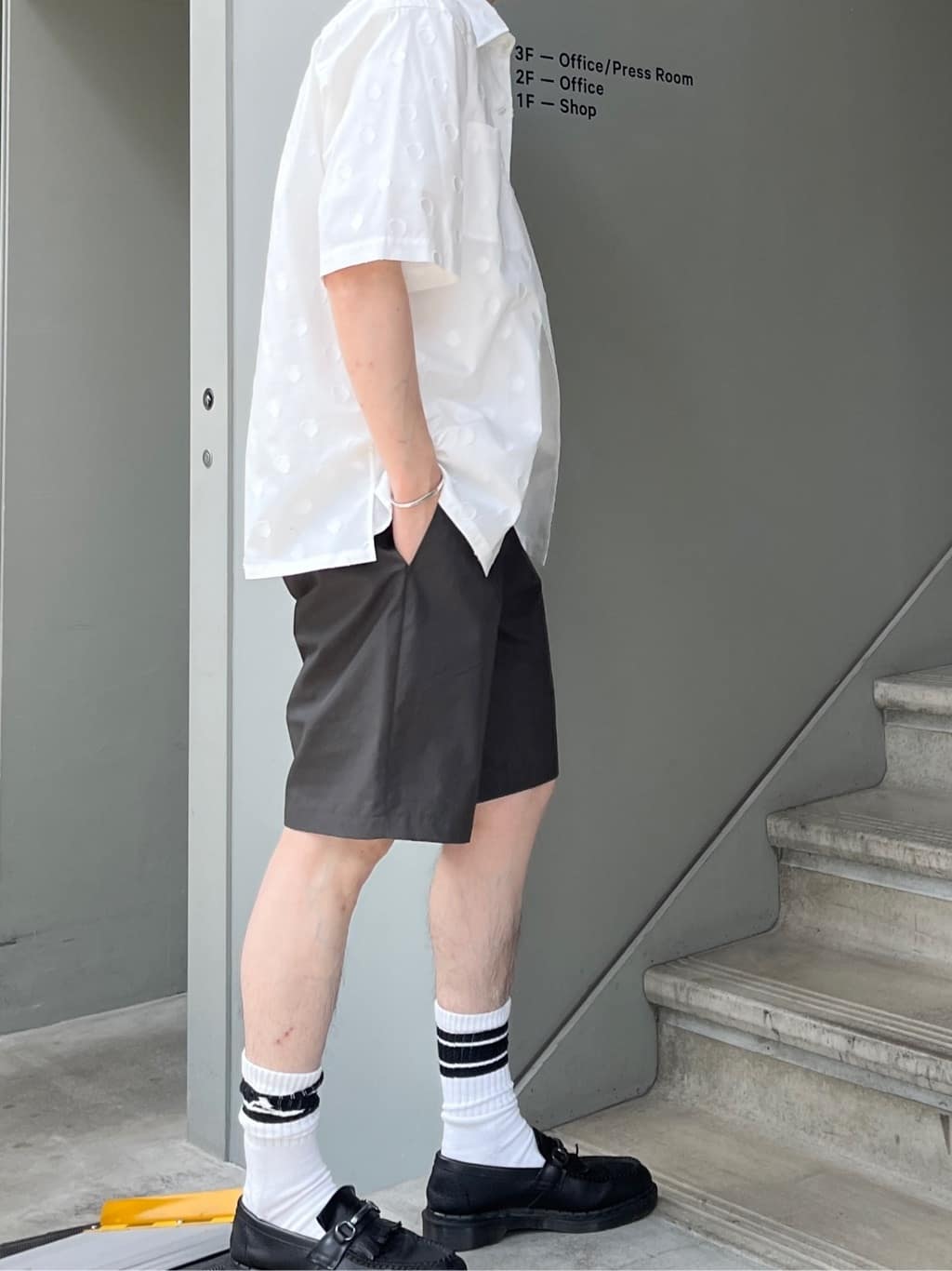 Shintaroさんの「TAKEO KIKUCHI｜【抗菌防臭／5サイズ展開】ハイゲージポンチ Tシャツ」を使ったコーディネート