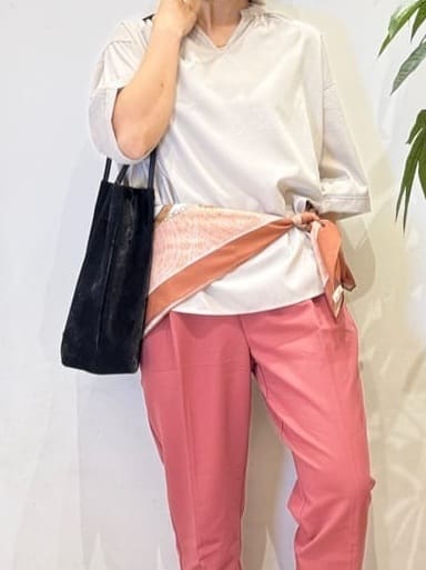 misakiさんの「SHOO･LA･RUE｜【S-LL/洗濯後しわになりにくい】バックギャザーがアクセント スッキパーブラウス」を使ったコーディネート