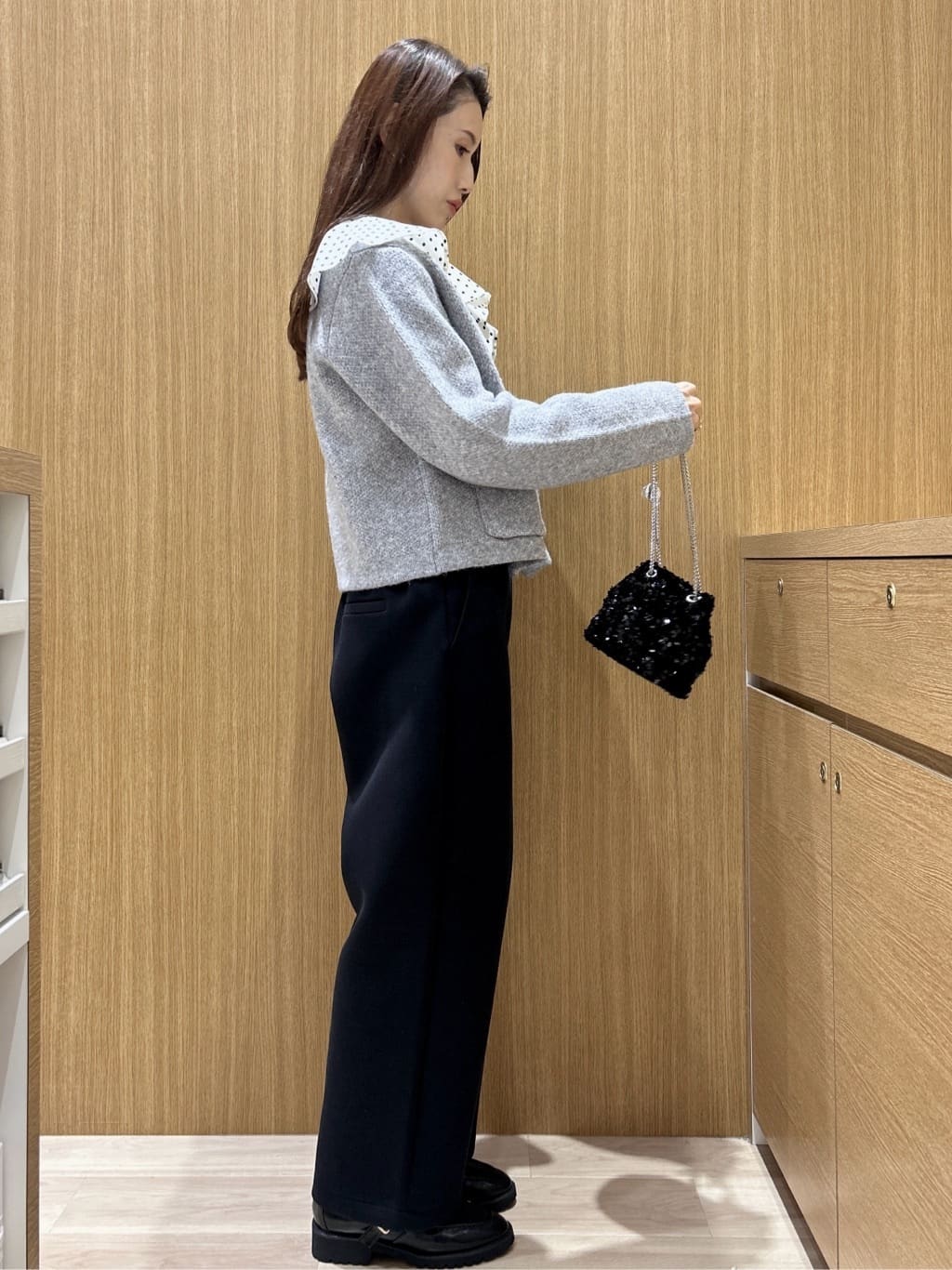 maiさんの「OPAQUE.CLIP｜イージーカーブワイドパンツ【洗濯機OK】」を使ったコーディネート