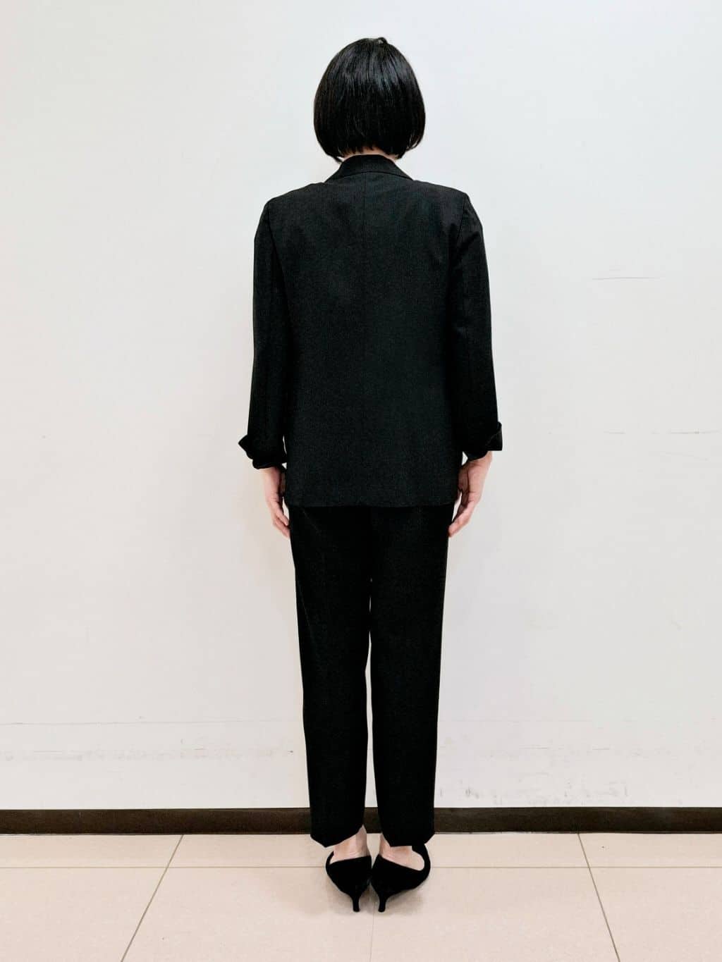 ねぎさんの「UNTITLED｜◆【接触冷感/UV/セットアップ可能】ライトウェイト タックテーパードパンツ」を使ったコーディネート