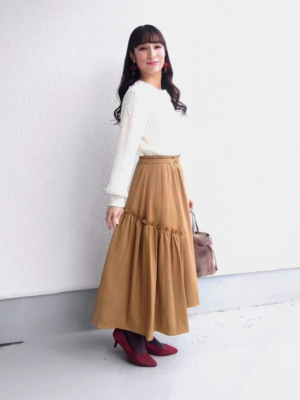 keinaさんの「SunaUna｜【COLLECTION LINE】パール調カーデ」を使ったコーディネート