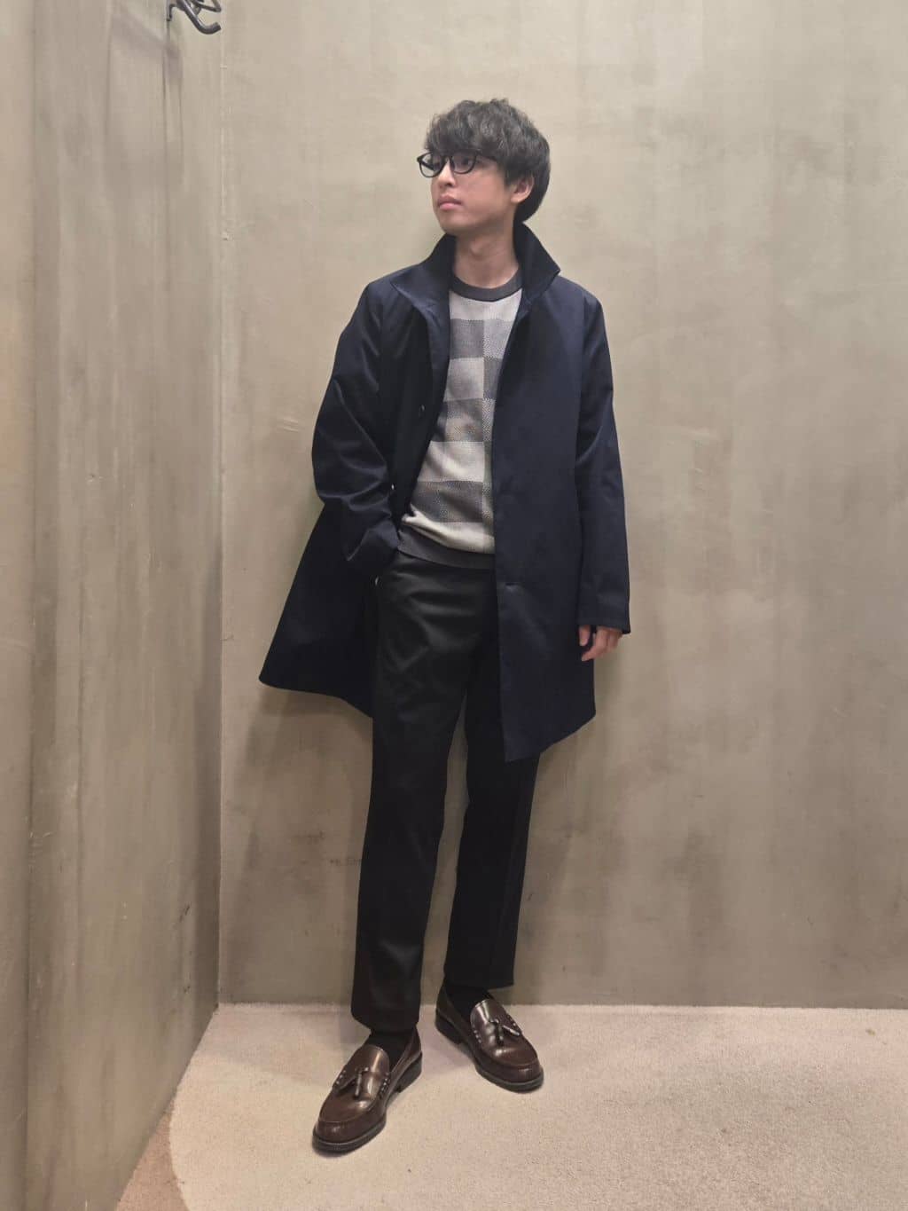白木駆さんの「TAKEO KIKUCHI｜【ONOFF対応】TRダブルニット ストレッチパンツ」を使ったコーディネート